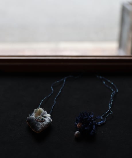 Antonia Rossi (Antomoon)/ Artisan Embroidered Heart Necklaceネックレス / An-26027