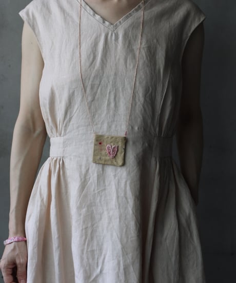 Antonia Rossi (Antomoon)/ Artisan Embroidered little pouch omamori vintage Necklaceネックレス / An-26021