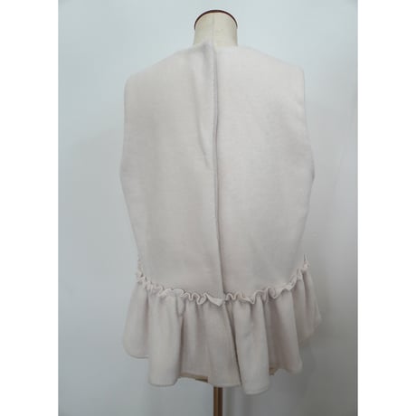 FLEECE FRILL VEST   /  262-AS022 /   WHITE
