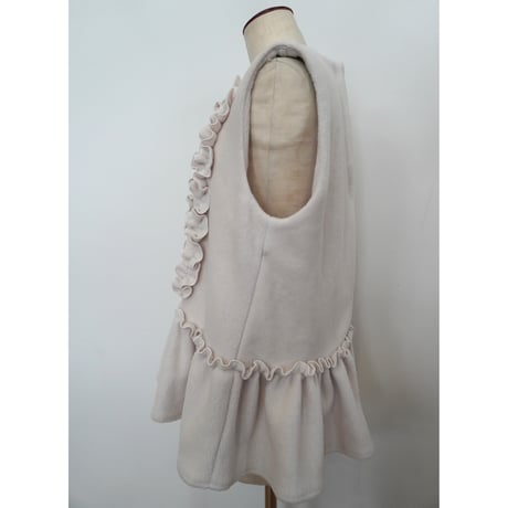 FLEECE FRILL VEST   /  262-AS022 /   WHITE
