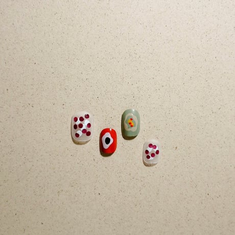つめをぬるひと ／ オーダーつけ爪 ｜食欲の爪