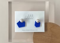 カケラピアス(ロイヤルブルー)