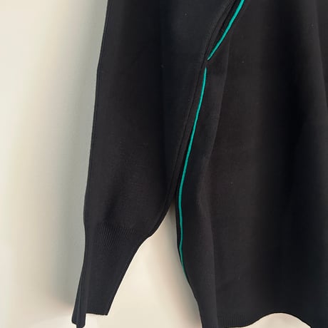 配色ラインVドルマンニット