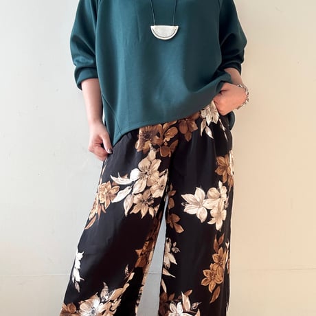 花柄タックワイドパンツ