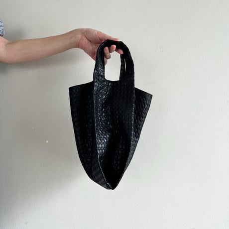 Pli Bag フランス製ヴィンテージマトラッセバッグ（BLACK - French Vintage Matelassé） | SANDÉMEREEN