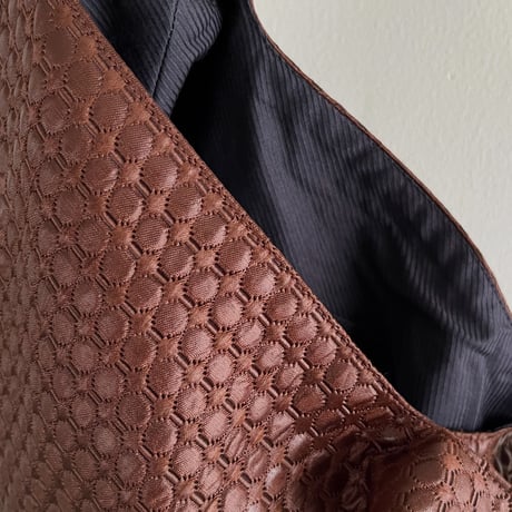 Pli Bag フランス製ヴィンテージマトラッセバッグ（Chocolat BROWN - French Vintage Matelassé） | SANDÉMEREEN