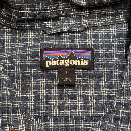 22s Patagonia Plaid Shirt