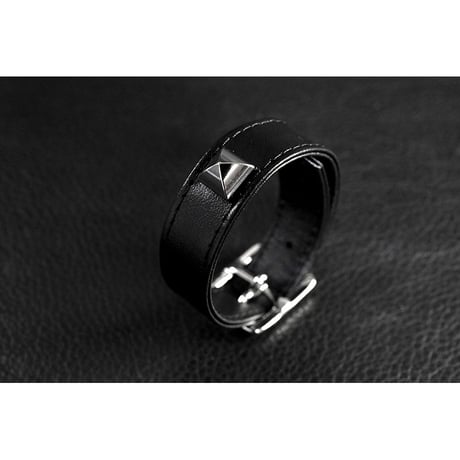 18mm Insert Tip Leather Bracelet / Pyramid Italian Studs Design ( 30th Anniversary Model )