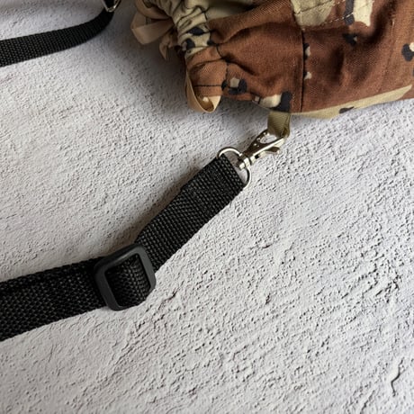 【一点物】BACIO./DRAWSTRING BAG TYPE 2_SAND CAMO