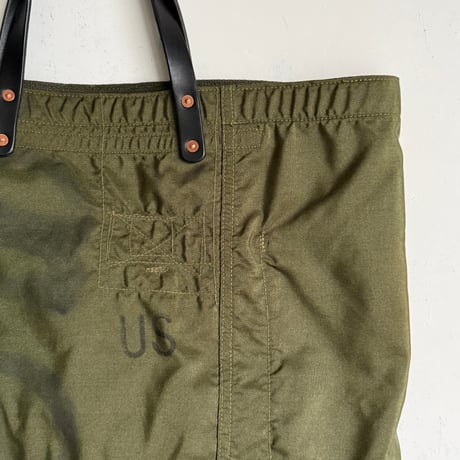 #3439 1650s Nylon Duck Duffle Tote