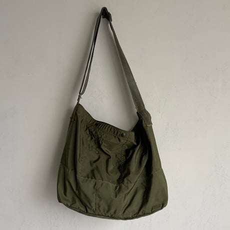 #3522 1960s Nylon Duffle Shoulder Bag