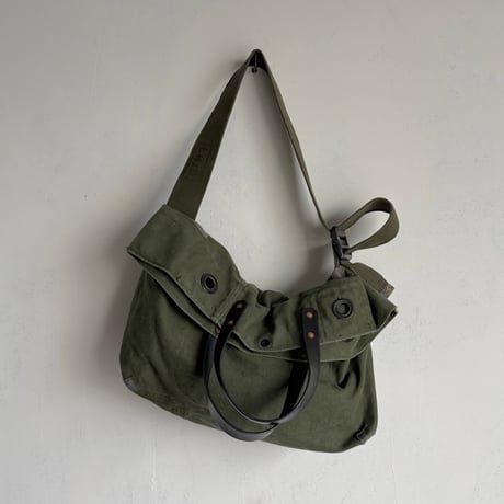 #3501 1970s Duffle Messenger Bag