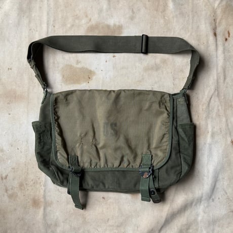 #3513 1960-70s Duffle Field Bag w/Flap