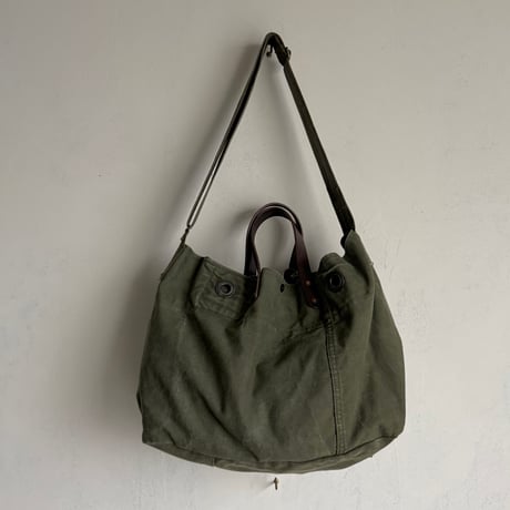 #3509 1970s Duffle ALICE Style Shoulder Bag