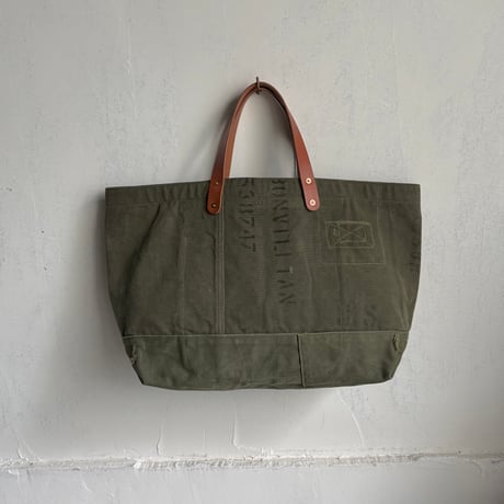 #3524 1950-60s Duffle Tote