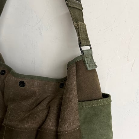#3511 1970s Canvas Field Bag