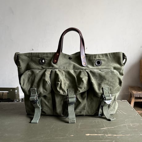 #3509 1970s Duffle ALICE Style Shoulder Bag