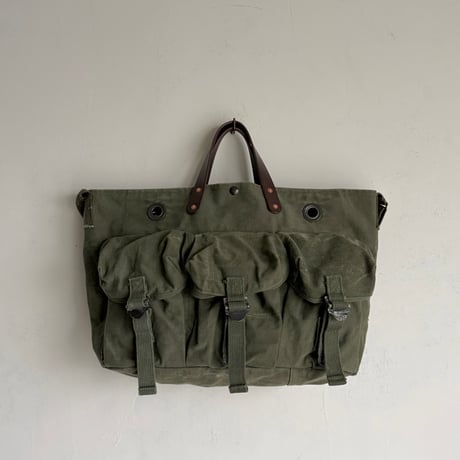 #3509 1970s Duffle ALICE Style Shoulder Bag