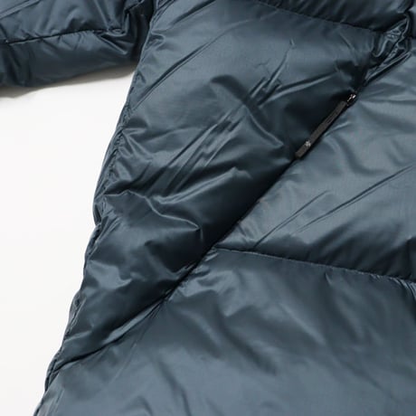 Goldwin（ゴールドウィン）"Crystalite Down Parka"