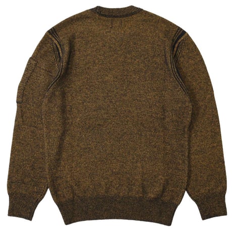 C.P. Company（シーピーカンパニー）"FLEECE KNIT LENS CONTRAST CREWNECK SWEATER"