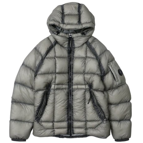 C.P. Company（シーピーカンパニー）"D.D. SHELL HOODED PUFFER JACKET"