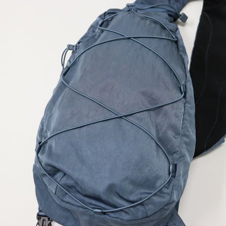 C.P. Company（シーピーカンパニー）"NYLON B CROSSBODY BACKPACK - ORION BLUE"