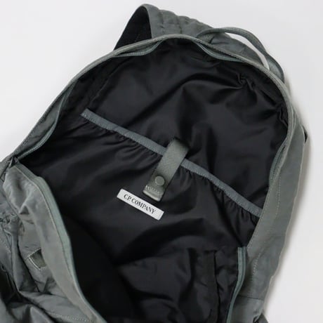 C.P. Company（シーピーカンパニー）"NYLON B LENS BACKPACK"