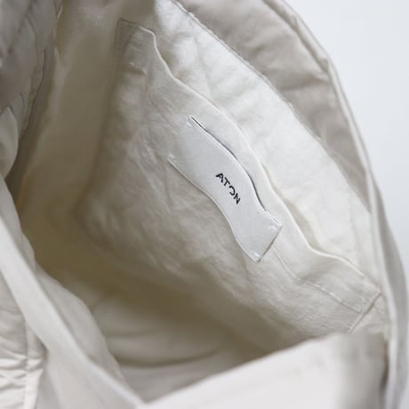 ATON（エートン）"FIBRIL NYLON SATIN SMALL N BAG"