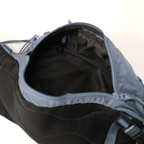 C.P. Company（シーピーカンパニー）"NYLON B CROSSBODY BACKPACK - ORION BLUE"