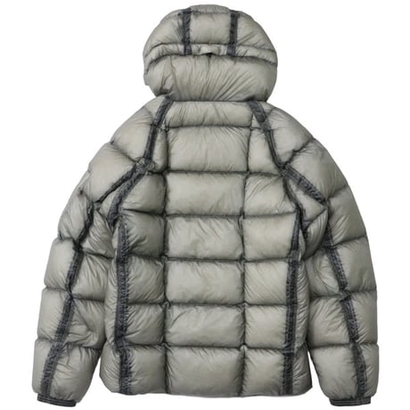 C.P. Company（シーピーカンパニー）"D.D. SHELL HOODED PUFFER JACKET"