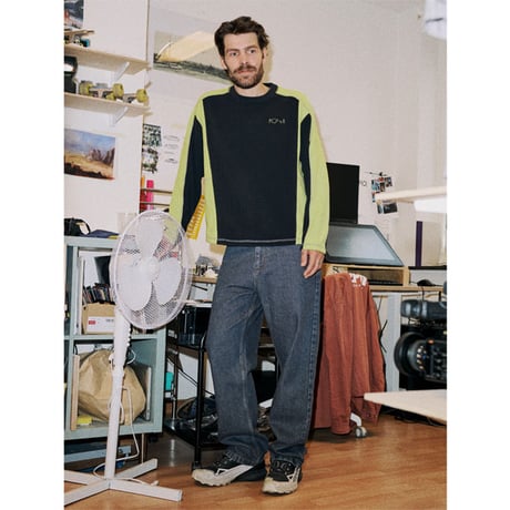 POLAR SKATE CO.（ポーラー スケート カンパニー）"Grid Fleece Sweater"