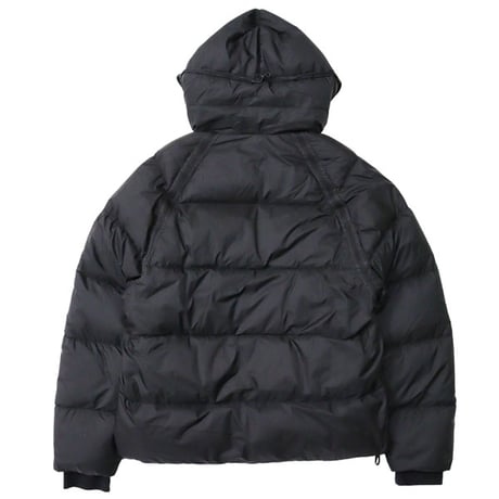 C.P. Company（シーピーカンパニー）"DOWN SHIELD LENS HOODED PUFFER"