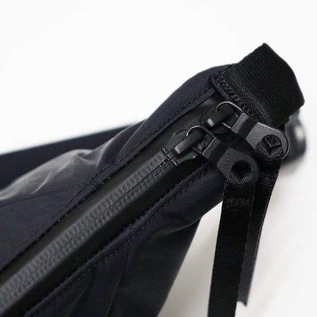 Graphpaper（グラフペーパー）"Blankof for GP Extra Small Crescent Bag"