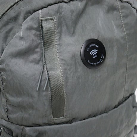 C.P. Company（シーピーカンパニー）"NYLON B LENS BACKPACK"