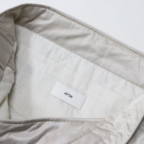 ATON（エートン）"FIBRIL NYLON SATIN MEDIUM N BAG"