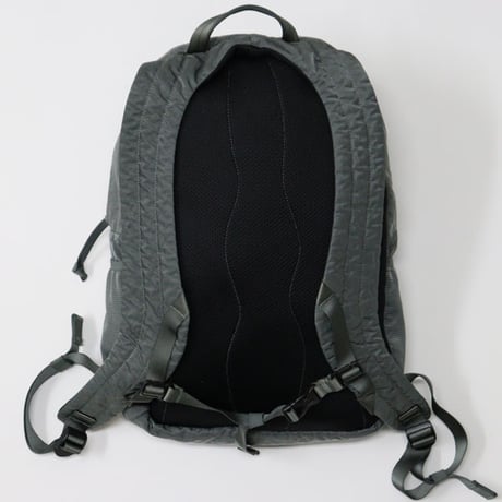 C.P. Company（シーピーカンパニー）"NYLON B LENS BACKPACK"