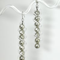 DNAのピアス（片売り）