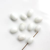 ナツメ型ガラスビーズ 10個 9㎜ (ホワイト)   70年代ヴィンテージ