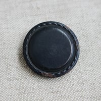 大きな古いレザーボタン丸型　30㎜　フランスヴィンテージ