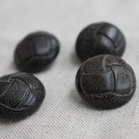 古い黒い脚付きボタン　26㎜ 　フランスヴィンテージ　344t