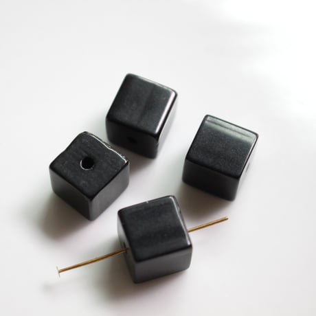 . キューブウッドビーズ10㎜ 4個（ブラック）ヴィンテージ