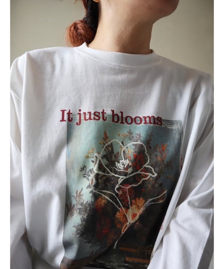 ピグメントフラワーデザイン長袖Tシャツ