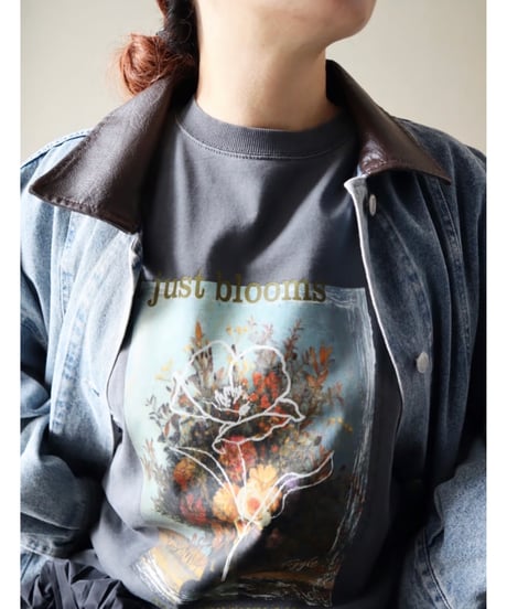ピグメントフラワーデザイン長袖Tシャツ