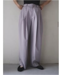 スリータックパンツ