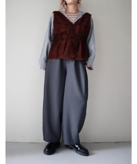 サイドタックハイウエストパンツ