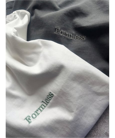 ピグメントフラワーデザイン長袖Tシャツ