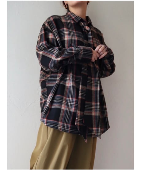 ボウタイチェックシャツ