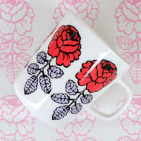 マリメッコ marimekko　＜Vihkiruusu＞マグカップ（レッド×ライラック）アジア限定