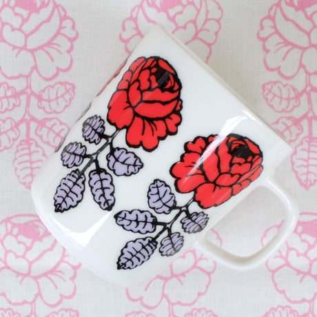 マリメッコ marimekko　＜Vihkiruusu＞マグカップ（レッド×ライラック）アジア限定