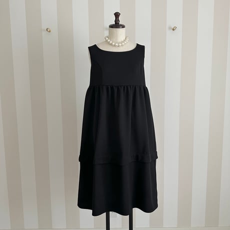 8-094      黒ハニカム　Mieワンピース　Ｍ